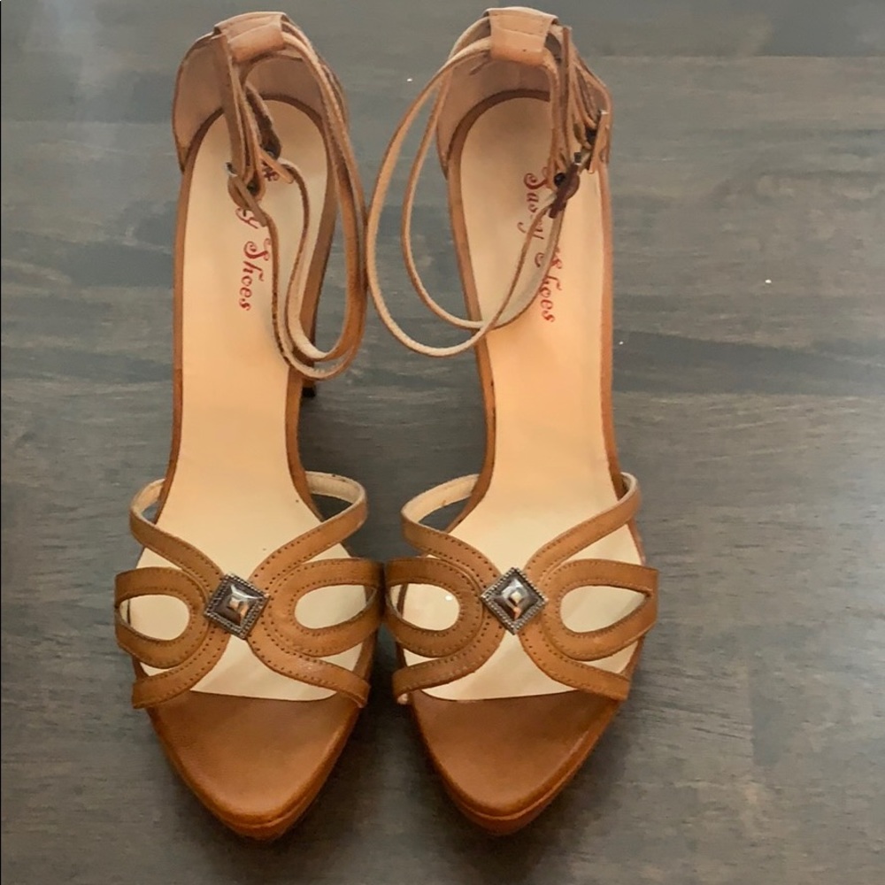 Sassy Shoes / Platforms / NWOT